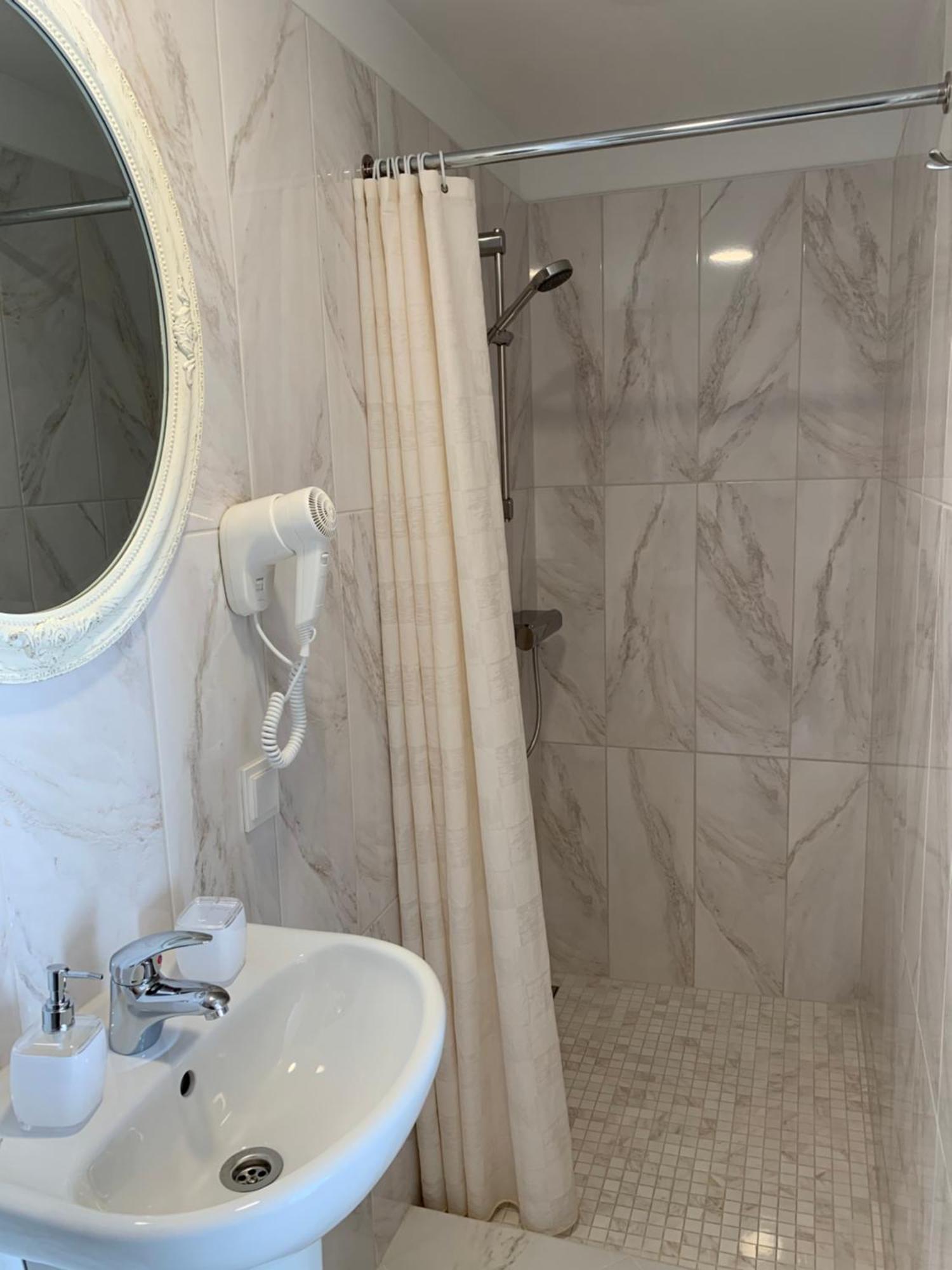 Vaineikio 8 Hotell Palanga Rum bild