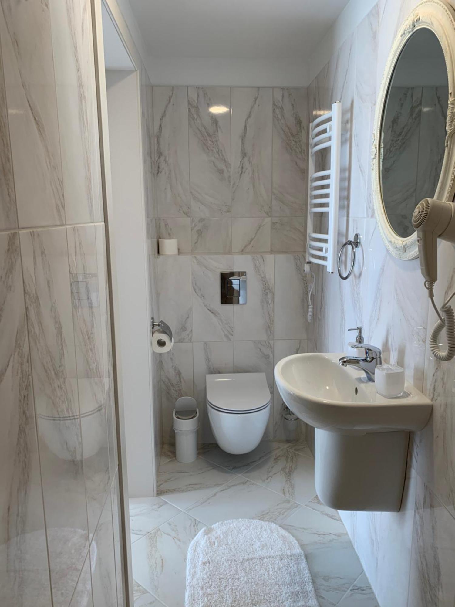 Vaineikio 8 Hotell Palanga Rum bild